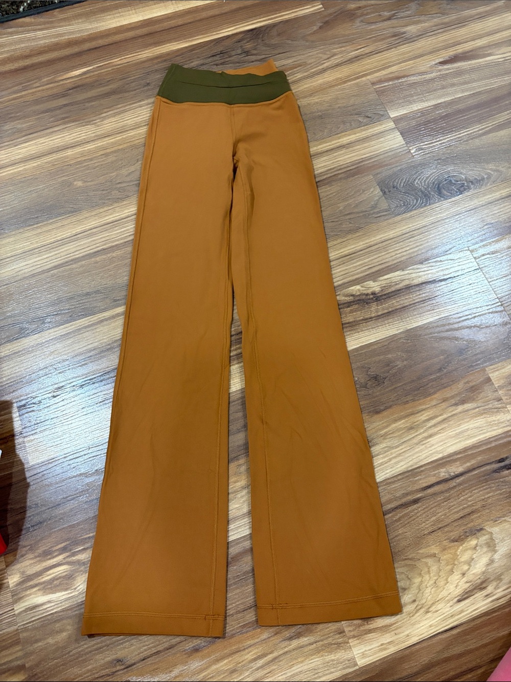 Lululemon Wide-Leg leggings woman’s 0 girls 10/12 NWOT